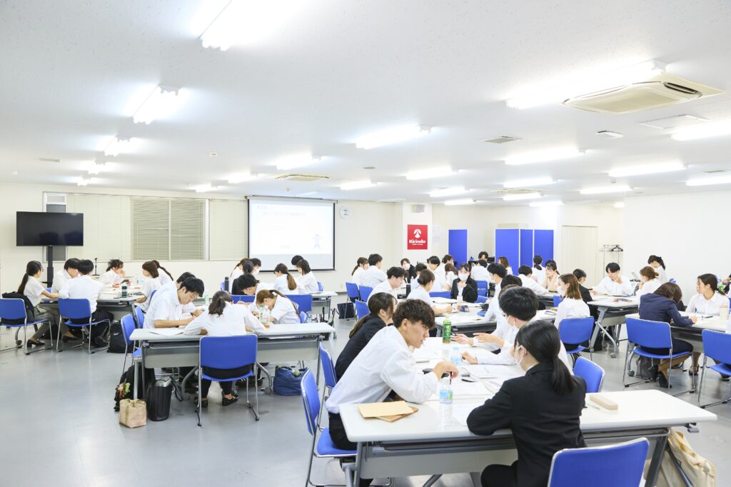 【段階的に学べる教育制度】