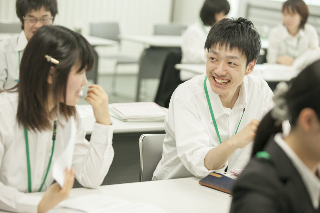 【段階的に学べる教育・研修制度】